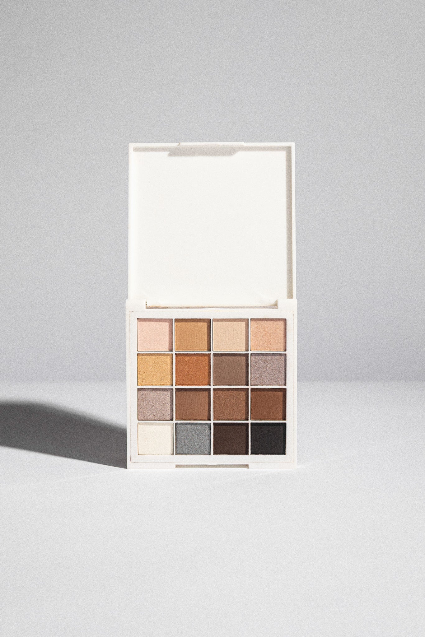 Eyeshadow palette Earthbound